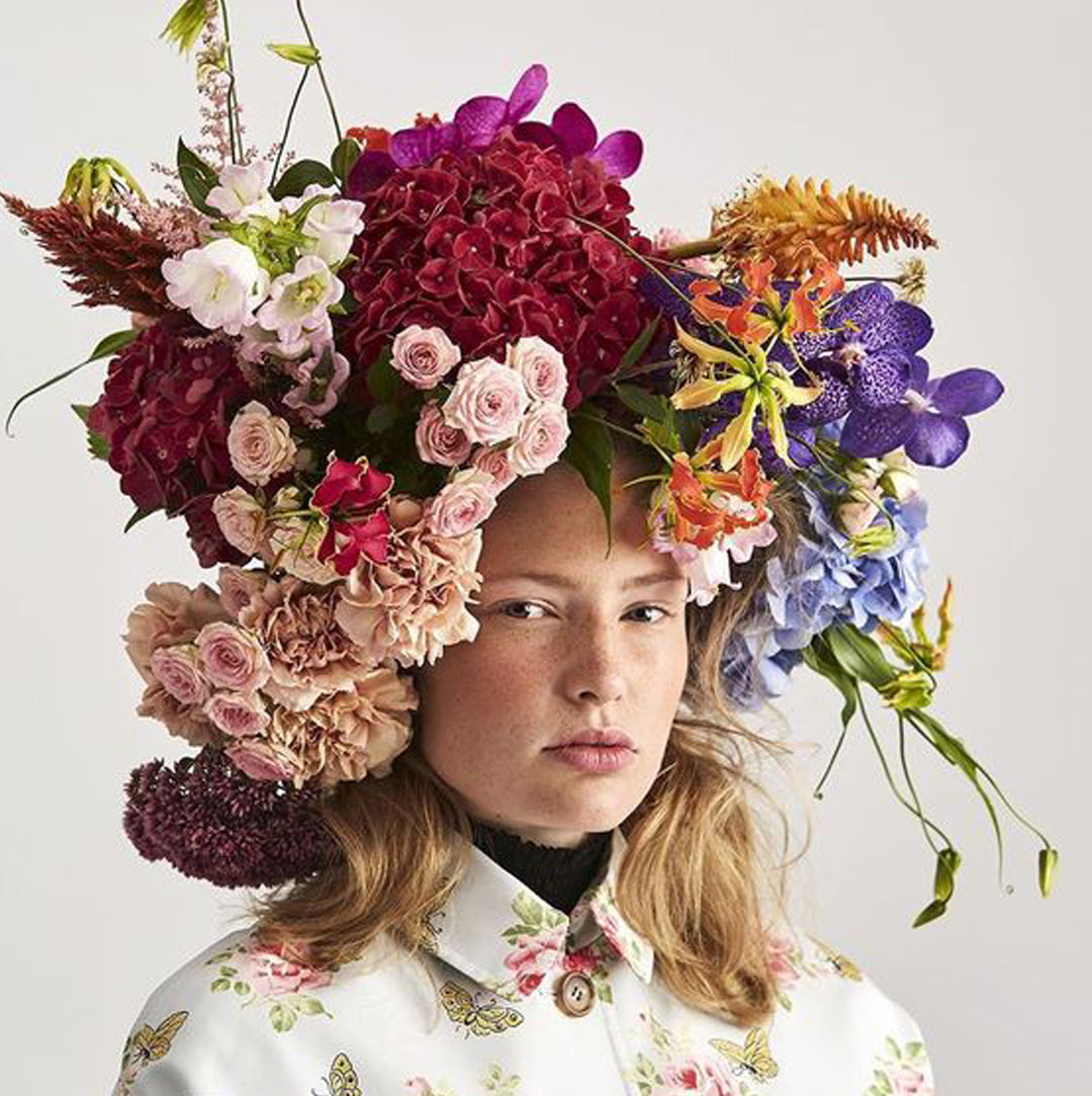 Same Same but different: Flowers in Fashion